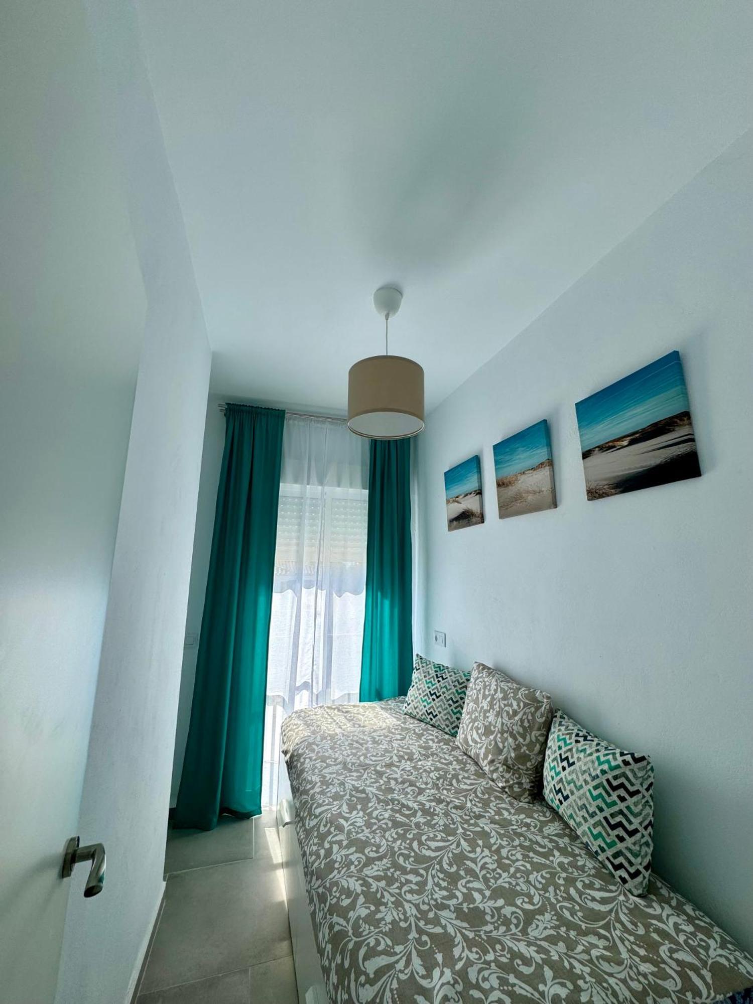 Apartamentos Munoz Fornell 2 Chiclana de la Frontera Bagian luar foto